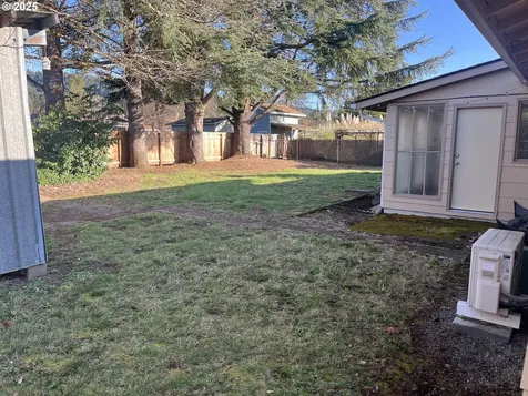 1578 S 4th Street Cottage Grove OR 97424