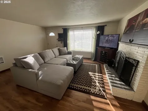 1578 S 4th Street Cottage Grove OR 97424