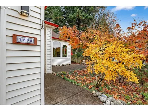 3209 SE Baypoint Drive Vancouver WA 98683