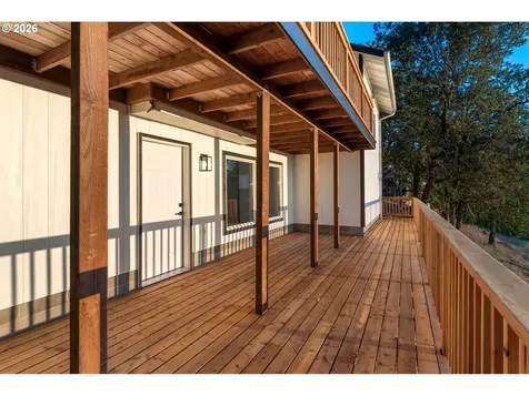 1485 SE Parkwood Drive Roseburg OR 97470
