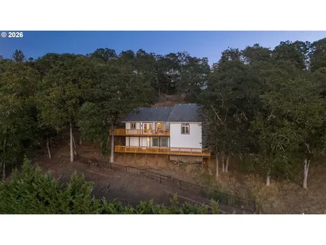 1485 SE Parkwood Drive Roseburg OR 97470