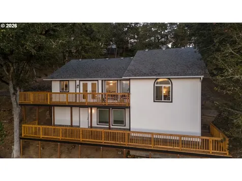 1485 SE Parkwood Drive Roseburg OR 97470