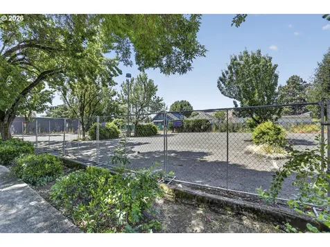 4232 NE Sandy Boulevard Portland OR 97213