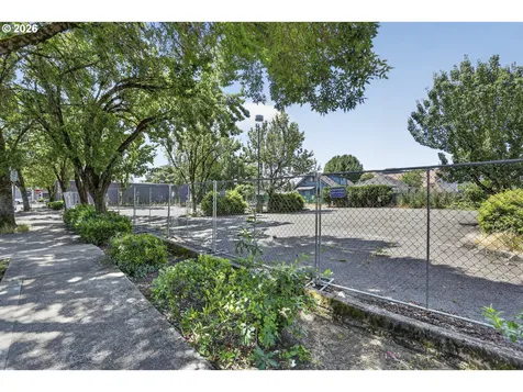 4232 NE Sandy Boulevard Portland OR 97213