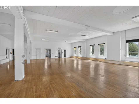 4232 NE Sandy Boulevard Portland OR 97213