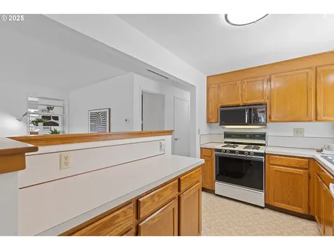 1355 Thompson Road Woodburn OR 97071