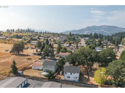 1271 Franks Road White Salmon WA 98672