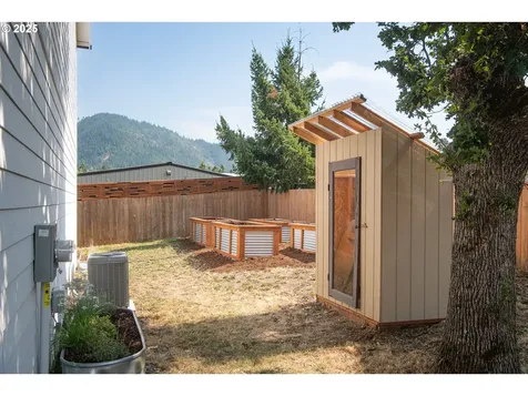1271 Franks Road White Salmon WA 98672