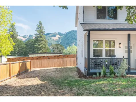 1271 Franks Road White Salmon WA 98672