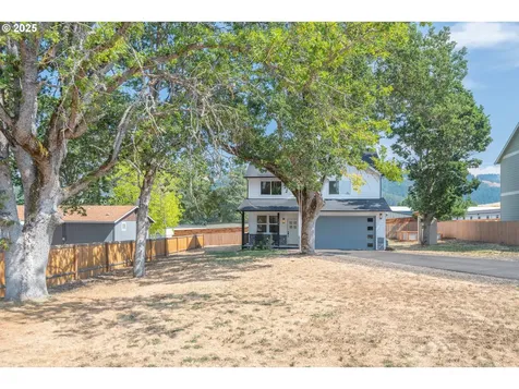 1271 Franks Road White Salmon WA 98672