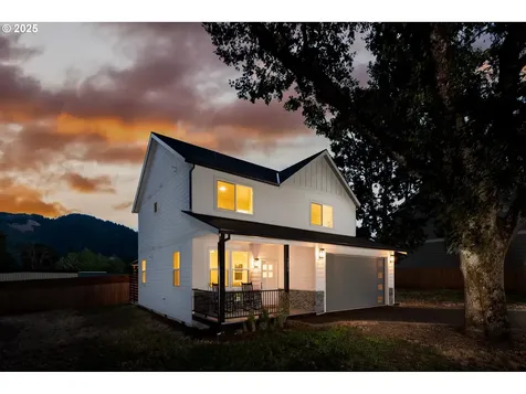 1271 Franks Road White Salmon WA 98672