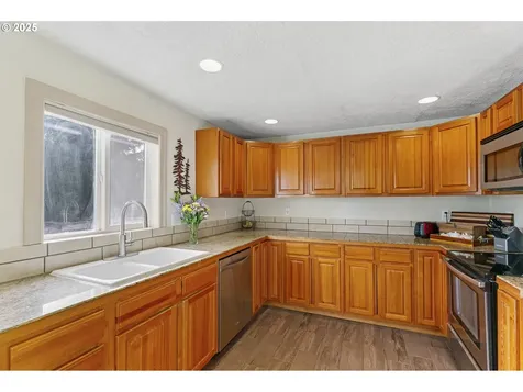 147 SE Hogan Road Gresham OR 97080