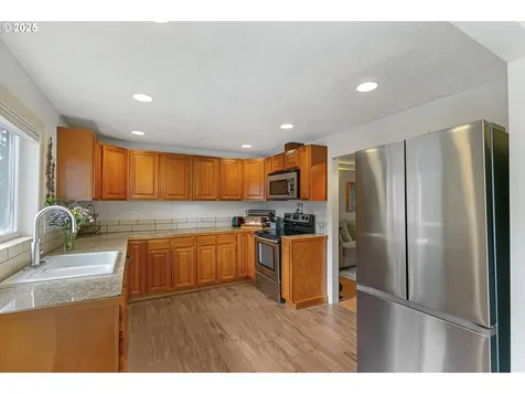 147 SE Hogan Road Gresham OR 97080