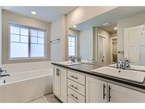 3927 SE 85th Avenue Hillsboro OR 97123