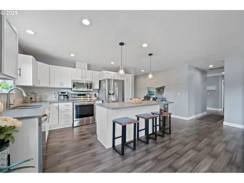 195 Bay Point Drive Castle Rock WA 98611