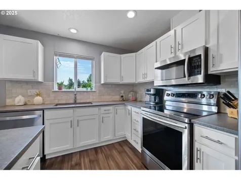 195 Bay Point Drive Castle Rock WA 98611