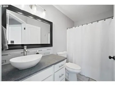 195 Bay Point Drive Castle Rock WA 98611