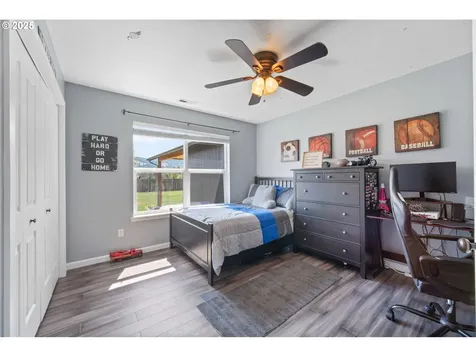 195 Bay Point Drive Castle Rock WA 98611