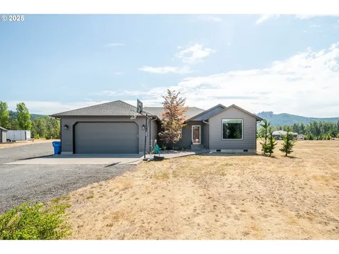 195 Bay Point Drive Castle Rock WA 98611