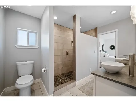 195 Bay Point Drive Castle Rock WA 98611