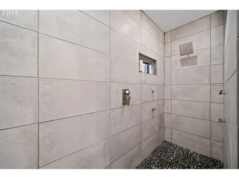195 Bay Point Drive Castle Rock WA 98611