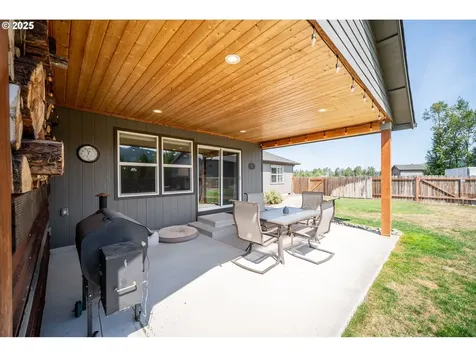 195 Bay Point Drive Castle Rock WA 98611