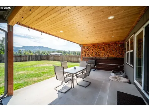 195 Bay Point Drive Castle Rock WA 98611