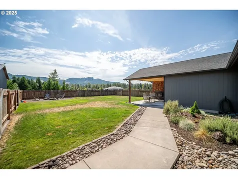 195 Bay Point Drive Castle Rock WA 98611
