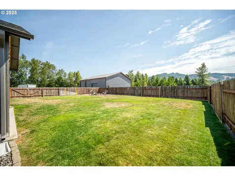 195 Bay Point Drive Castle Rock WA 98611
