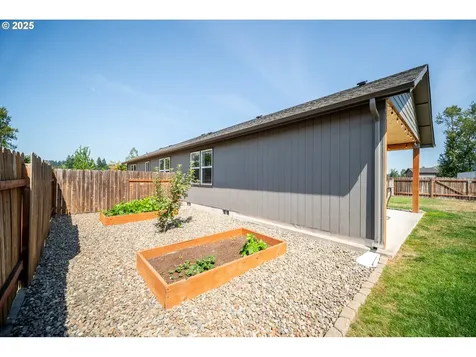 195 Bay Point Drive Castle Rock WA 98611