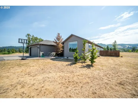 195 Bay Point Drive Castle Rock WA 98611