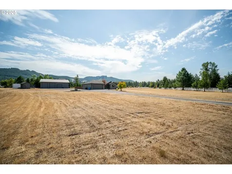 195 Bay Point Drive Castle Rock WA 98611
