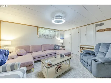 648 W 8th Avenue Eugene OR 97402