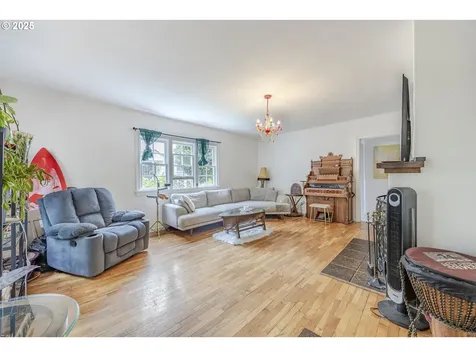 648 W 8th Avenue Eugene OR 97402