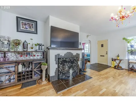 648 W 8th Avenue Eugene OR 97402