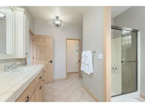 84453 Murdock Road Eugene OR 97405