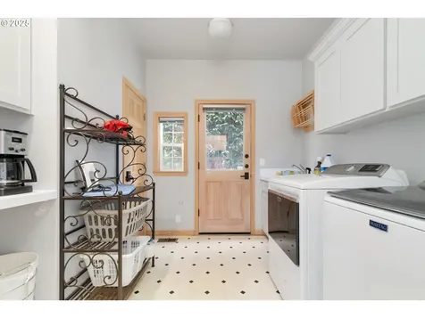 84453 Murdock Road Eugene OR 97405