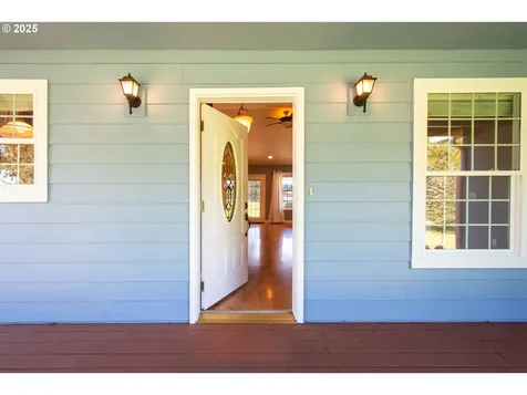177 Quick Road Castle Rock WA 98611