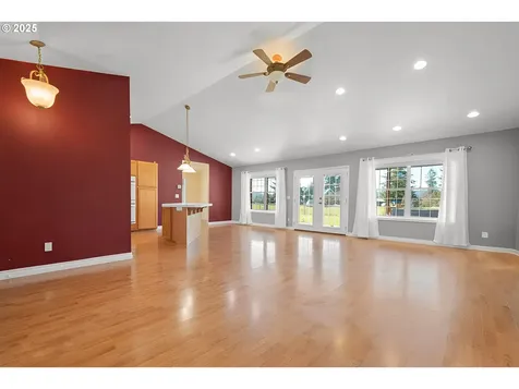 177 Quick Road Castle Rock WA 98611