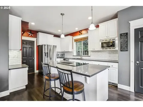 10001 SW Siletz Drive Tualatin OR 97062