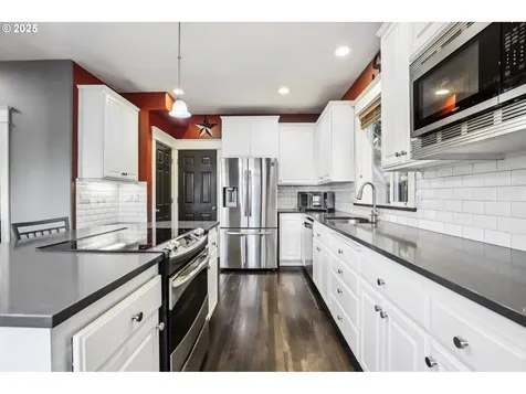 10001 SW Siletz Drive Tualatin OR 97062