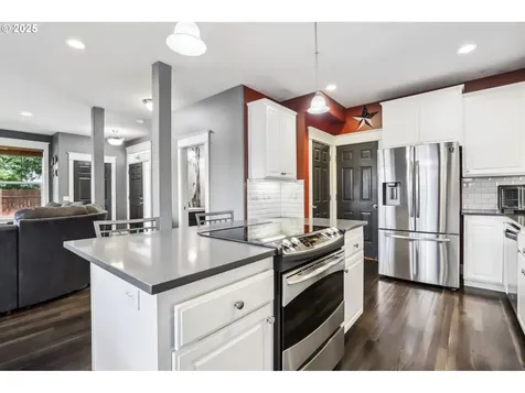 10001 SW Siletz Drive Tualatin OR 97062