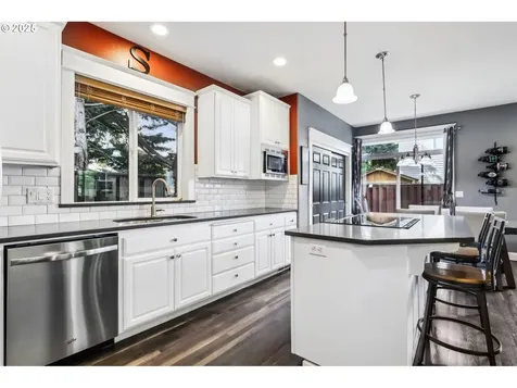 10001 SW Siletz Drive Tualatin OR 97062