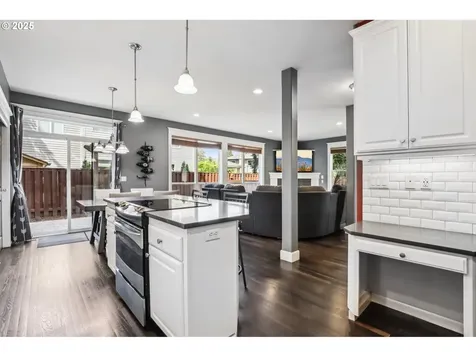 10001 SW Siletz Drive Tualatin OR 97062