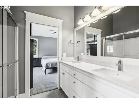 10001 SW Siletz Drive Tualatin OR 97062