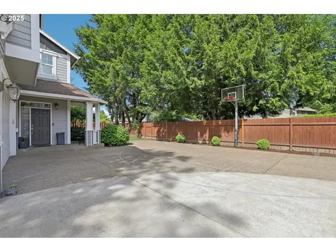 10001 SW Siletz Drive Tualatin OR 97062