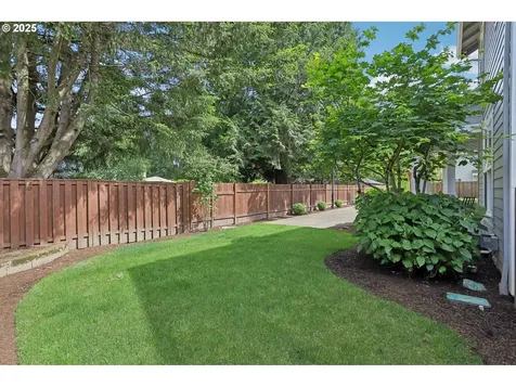 10001 SW Siletz Drive Tualatin OR 97062