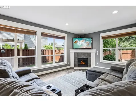 10001 SW Siletz Drive Tualatin OR 97062