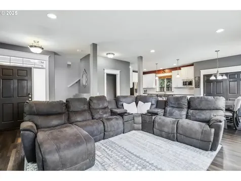 10001 SW Siletz Drive Tualatin OR 97062