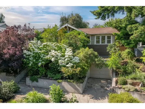 4739 NE Flanders Street Portland OR 97213